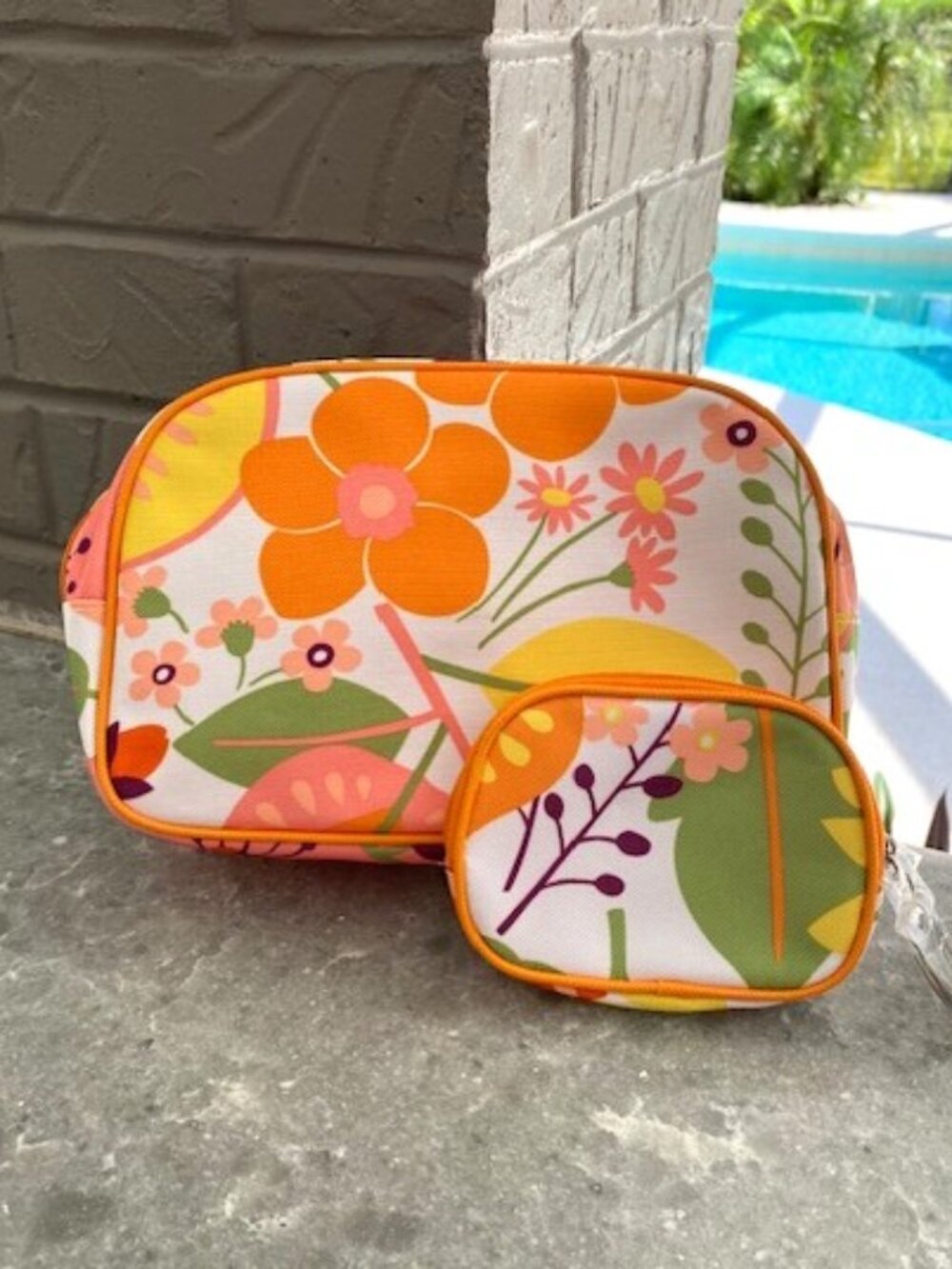 Clinique Make Up Bag Toiletry Travel Canvas Bags Set of Two Zipper Zip Up
